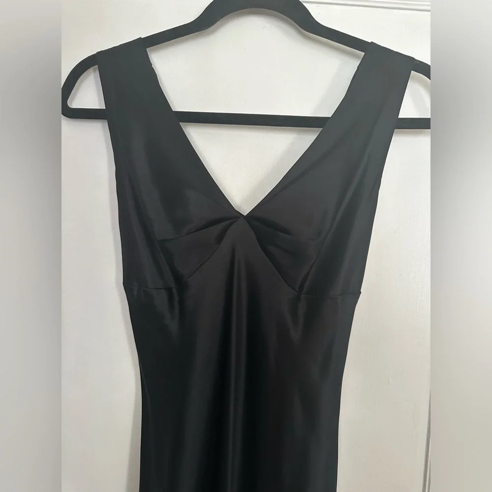 BCBG MaxAzria 100% Silk Black Maxi Dress Gown with Back Detail Sz 2 - Picture 2 of 5